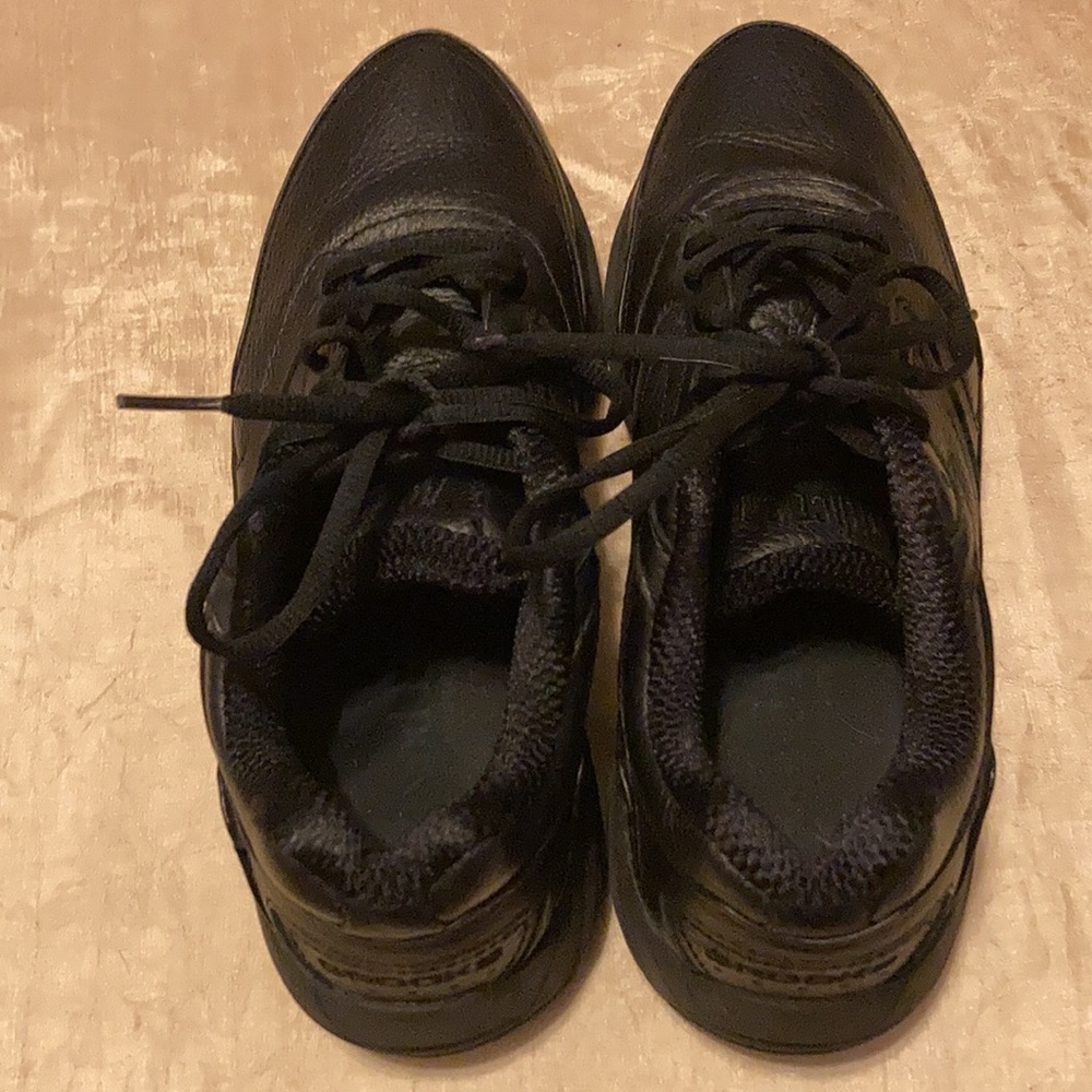 Brooks Addiction Walker Sneakers View 4